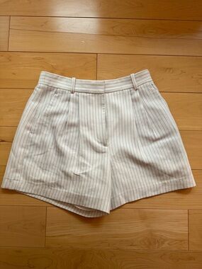 Abercrombie & Fitch Cream Shorts with nlavk Pinstripes